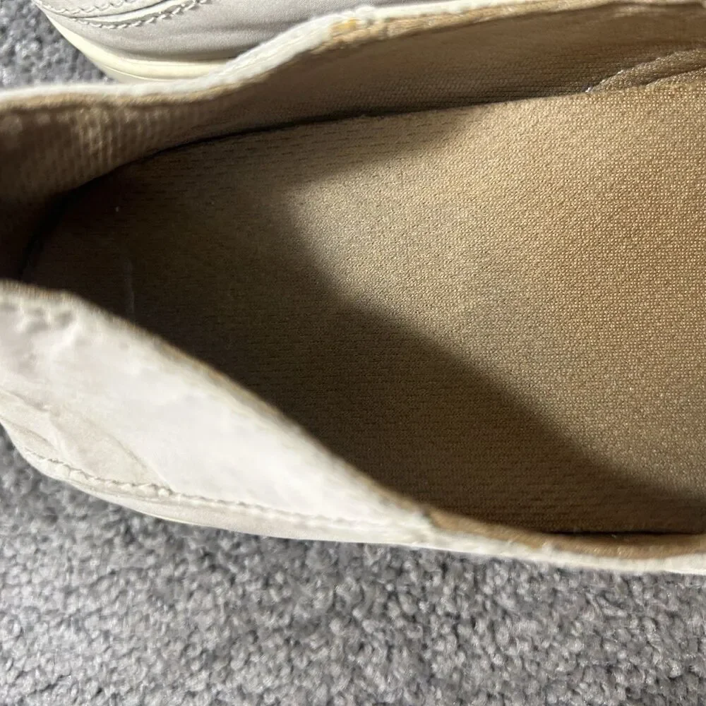 OluKai Pehuea 20271-2020 Women’s Size 9 Tan Beige Mesh Slip On Casual Shoes Used